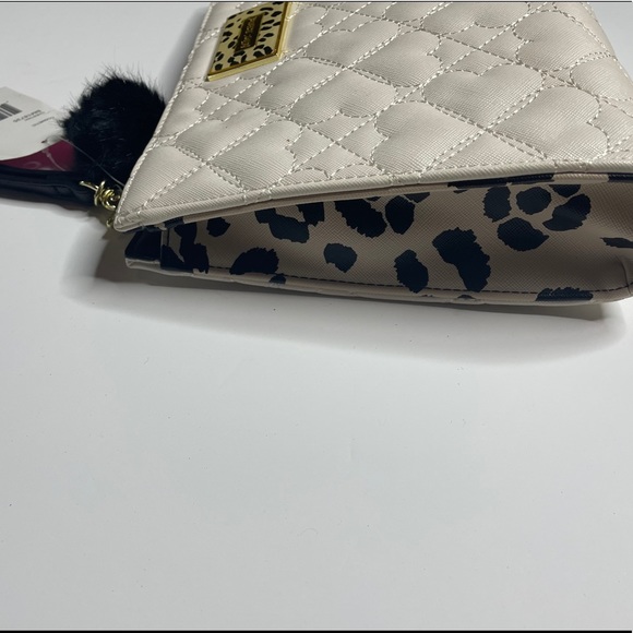 Betsey Johnson White & Cheetah print purse tote - Picture 2 of 15